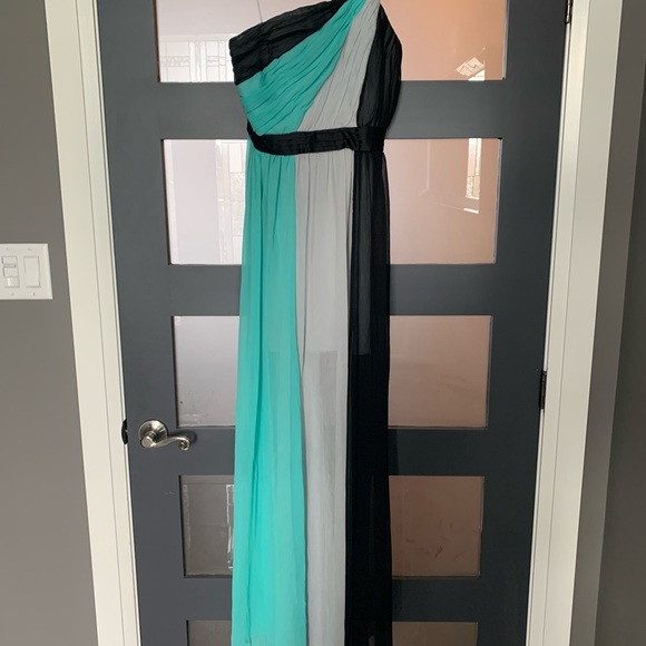 BCBG maxandcleo dress size 6 - Picture 2 of 6